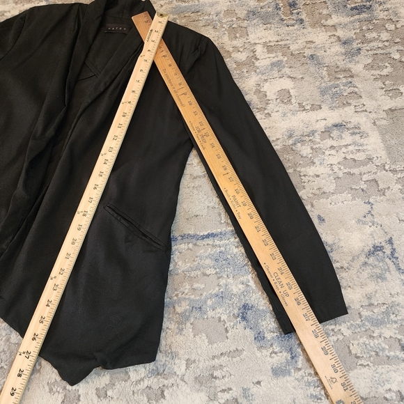 HATCH Maternity black open front drape blazer. Pockets. Size 1 - Picture 14 of 16